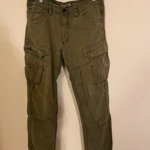 NWOT Men’s green cargo pants